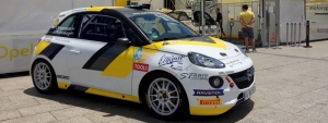 Los equipos inscritos en el Rally Islas Canarias reconocen los tramos de la primera etapa